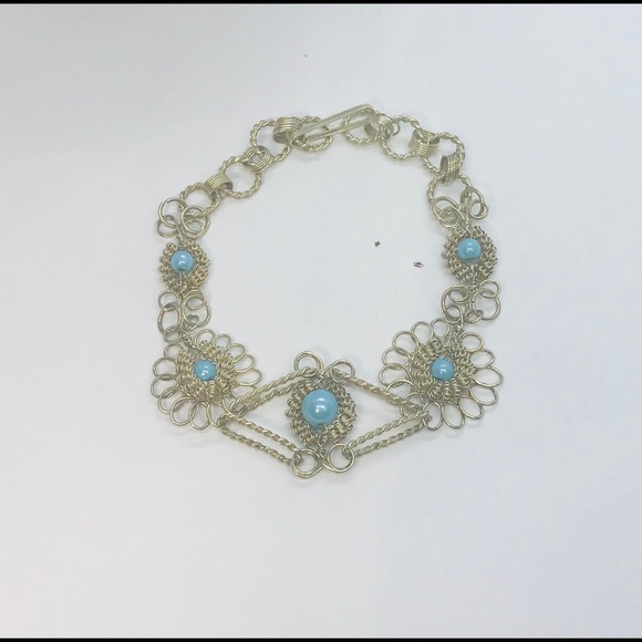 Beautiful Delicate Necklace & Bracelet Set - Picture 6 of 12